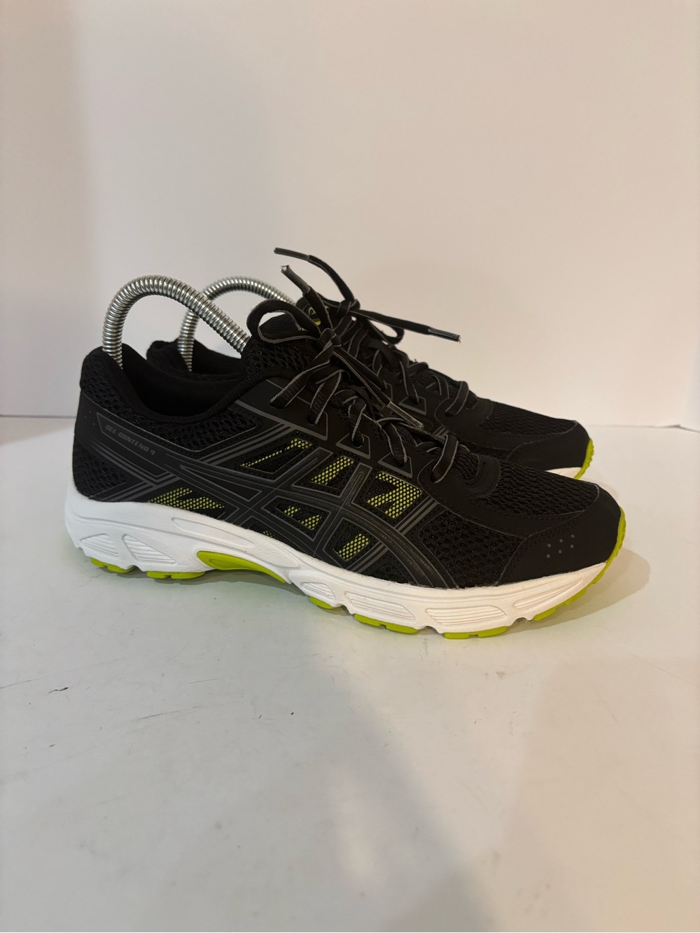 ASICS Gel contend 4 size 7